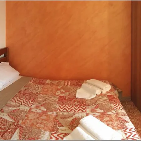 Chowdhury House Unit 2 בית הארחה